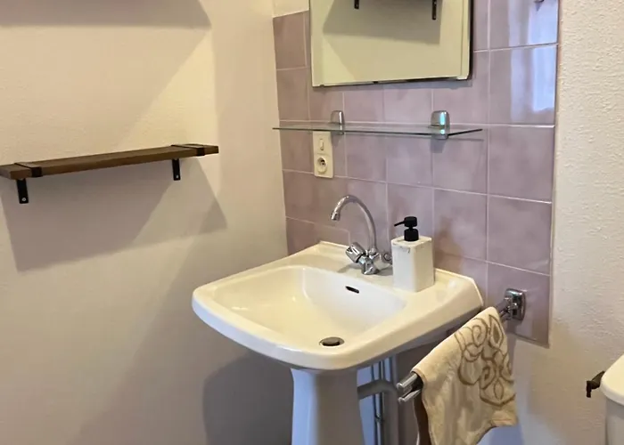 Top Hôtels pour un Séjour Mémorable à Salmiech